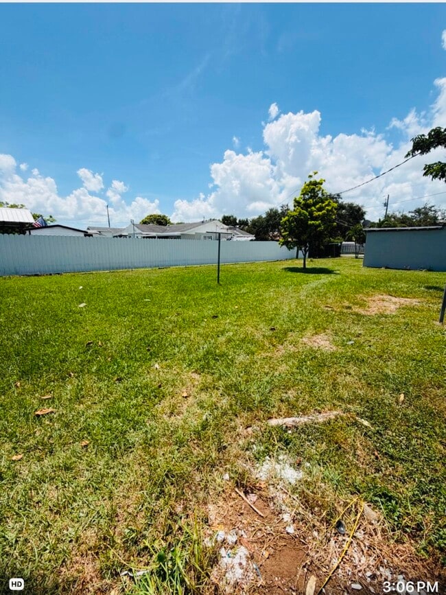 Building Photo - 10480 SW 181st Terrace