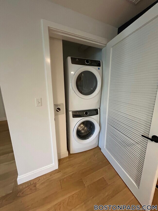 Foto del edificio - 83 Gardner St