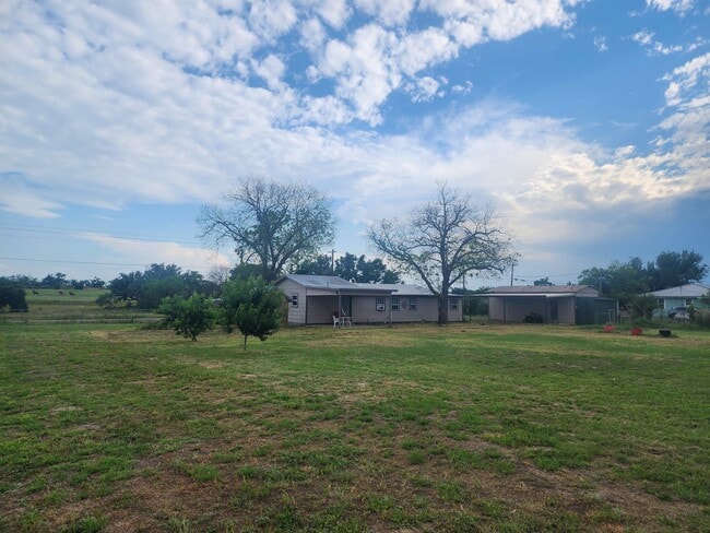 Building Photo - 624 CR 408