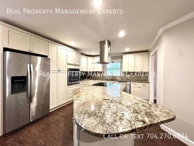 Foto del edificio - 4237 Rocky River Rd