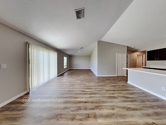 Building Photo - 1506 NE 10th Ln