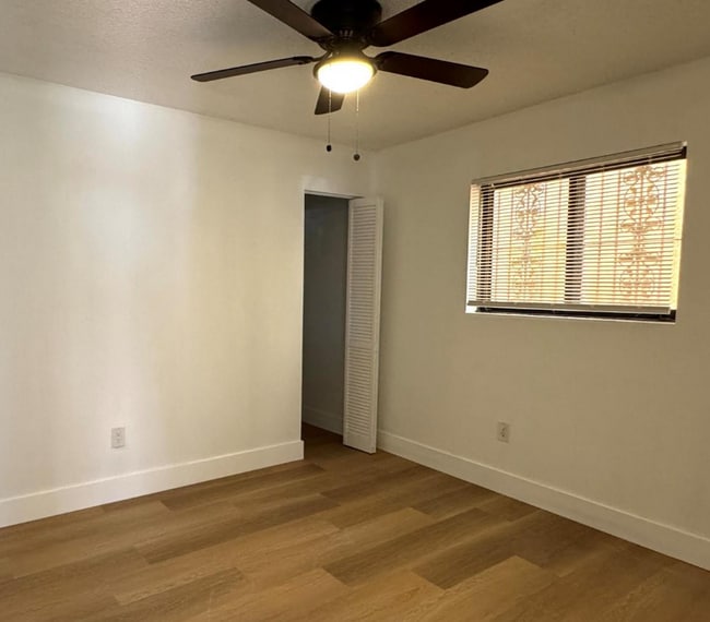 Building Photo - 2732 W 54th St