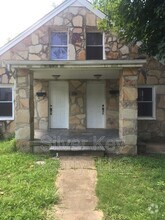 Building Photo - 130 S Jackson St