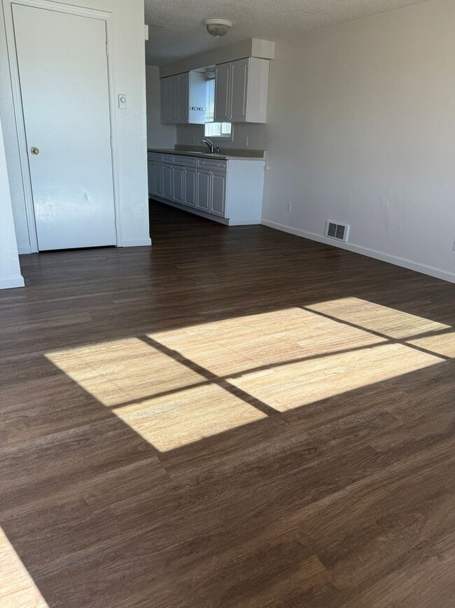 Foto del edificio - 700 1th SW 1-3