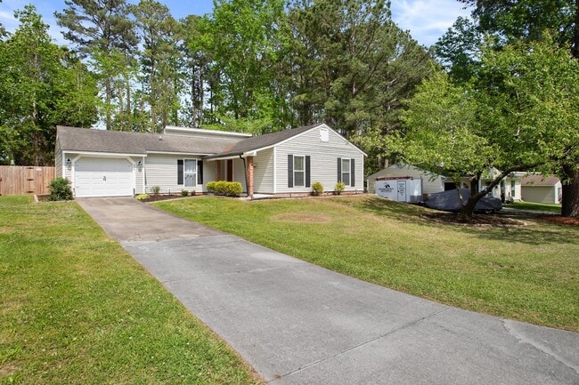 Building Photo - Charming Home Near Northeast Creek Park