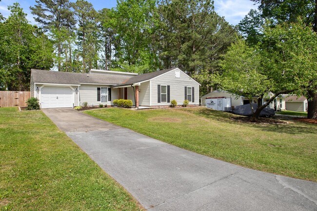 Foto del edificio - Charming Home Near Northeast Creek Park