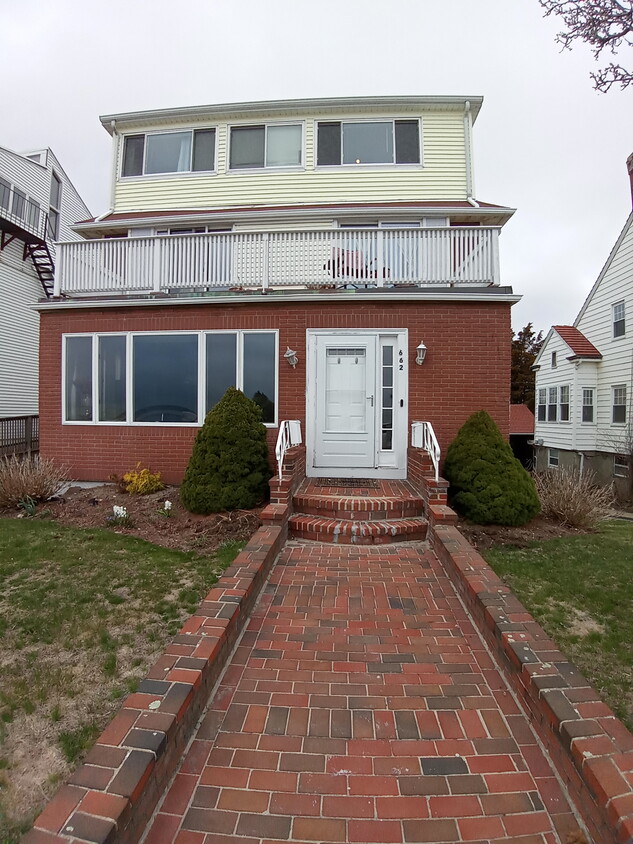 Foto principal - 662 Revere Beach Blvd