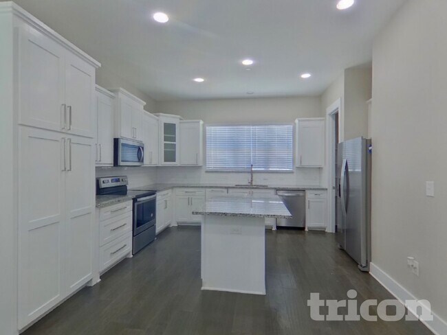 Building Photo - 209 S Village Way