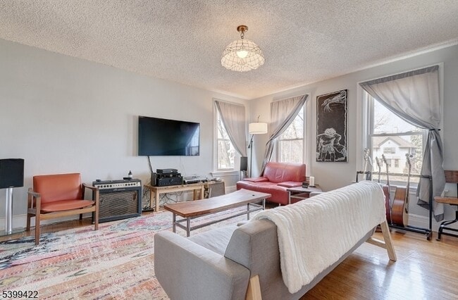 Foto del edificio - 318 Claremont Ave