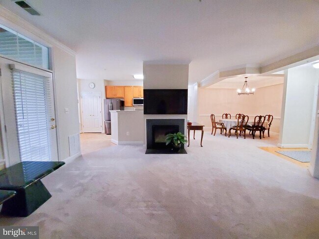 Foto del edificio - 2115 Ganton Green