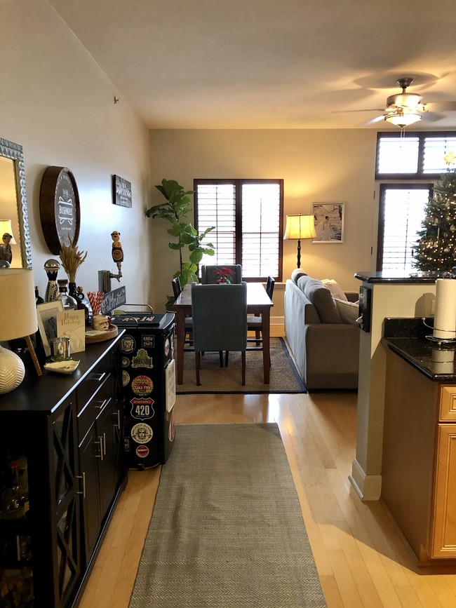 Foyer - 1320 Fillmore Ave