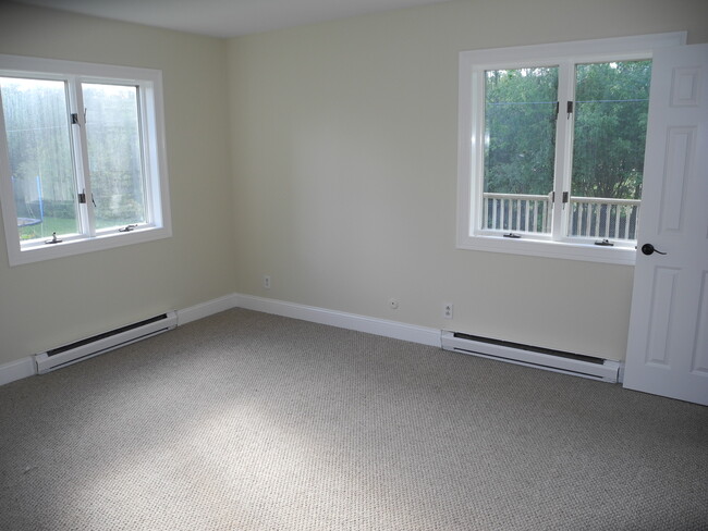 Building Photo - 53 Trafalgar Dr