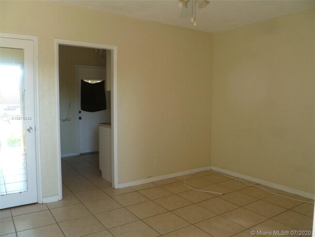 Foto del edificio - 1005 N 18th Ct