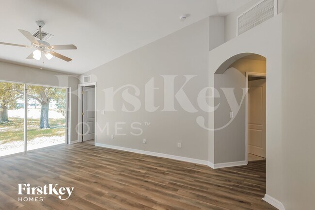 Foto del edificio - 2824 NW 23rd Ave