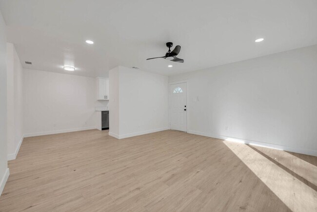 Building Photo - 9680 Lake Natoma Dr