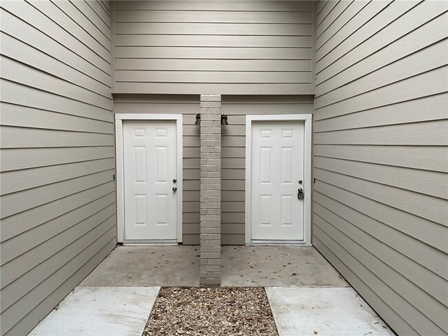 Building Photo - 2408 Burleson Ct