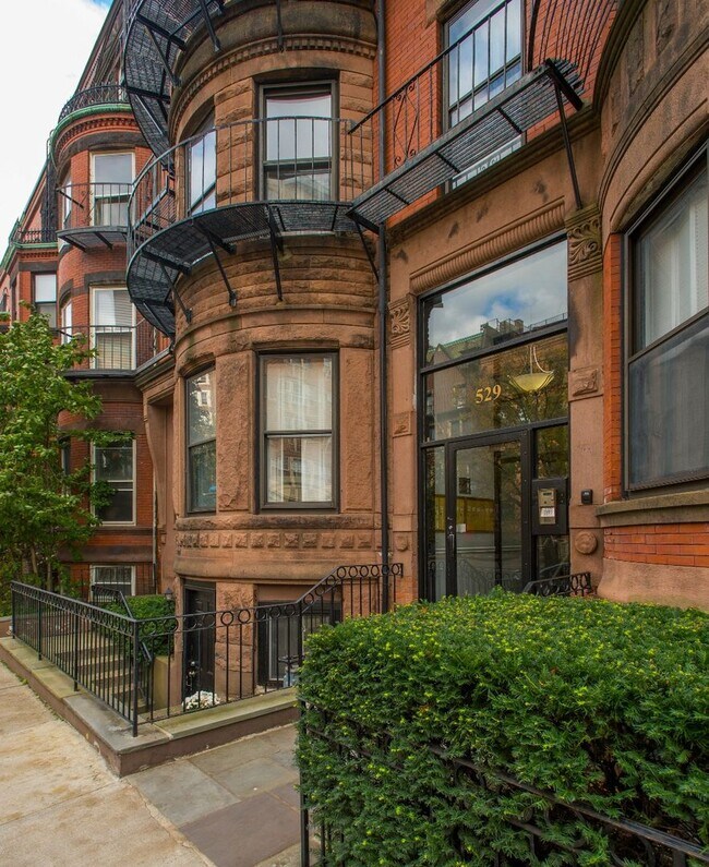 Foto del edificio - Nicely located studio near the Green Line ...