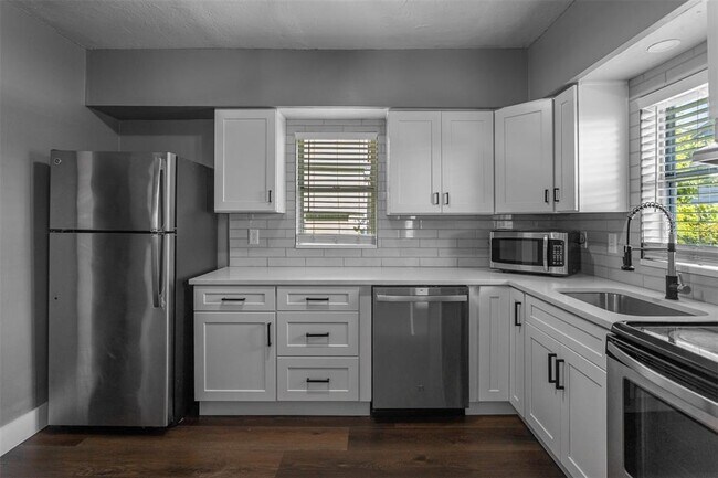 Foto del edificio - 448 24th St N