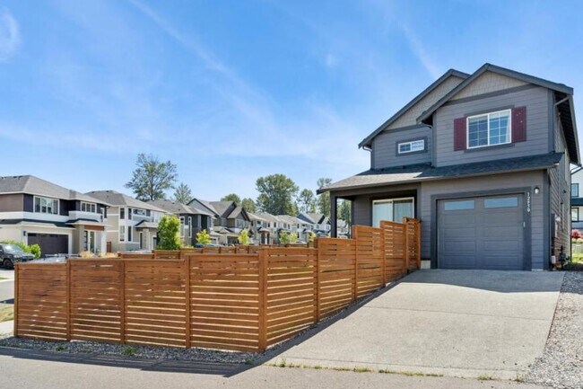 Foto del edificio - 3 bedroom in Bonney Lake WA 98391