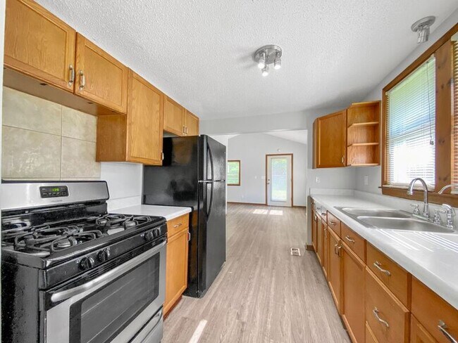 Foto del edificio - 6608 E 67th St