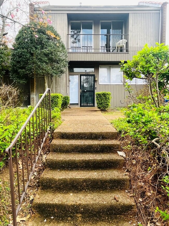 Building Photo - Beautiful renovated East Memphis condo loc...
