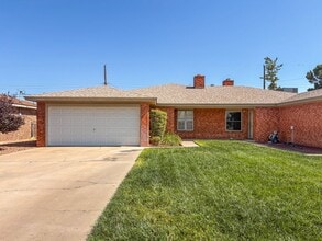 Building Photo - 620 E Aspen St