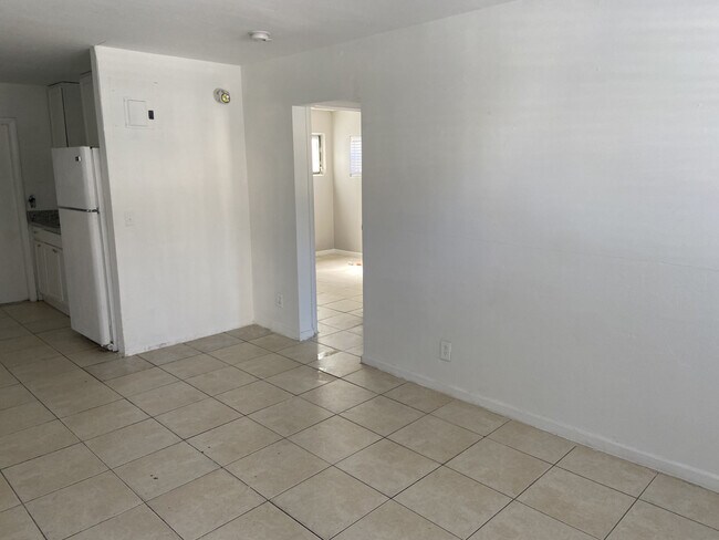 Building Photo - 203 4th