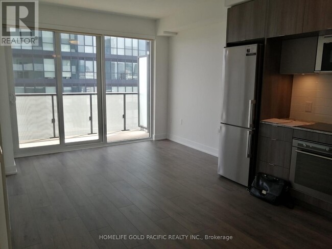 Building Photo - 575-2575 Bloor St E