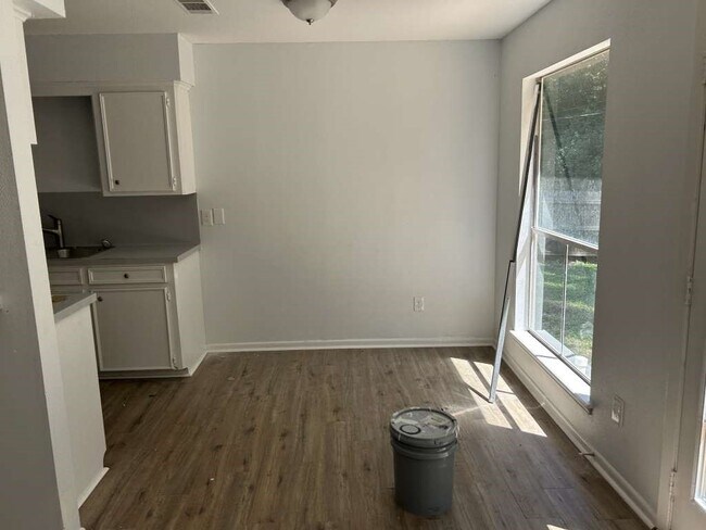 Building Photo - 3030 Winding Way