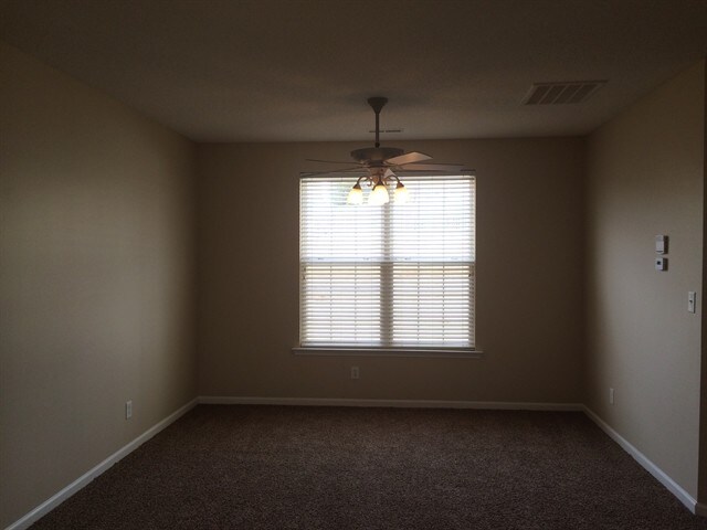 Building Photo - 6008 Parkside Circle