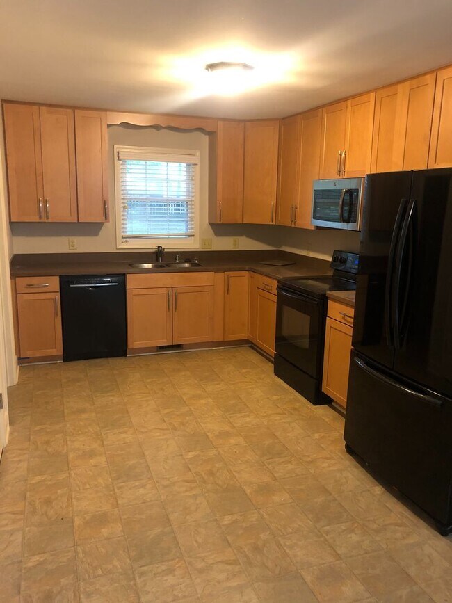 Foto del edificio - Greer, 3BD/2BA, 1519SF