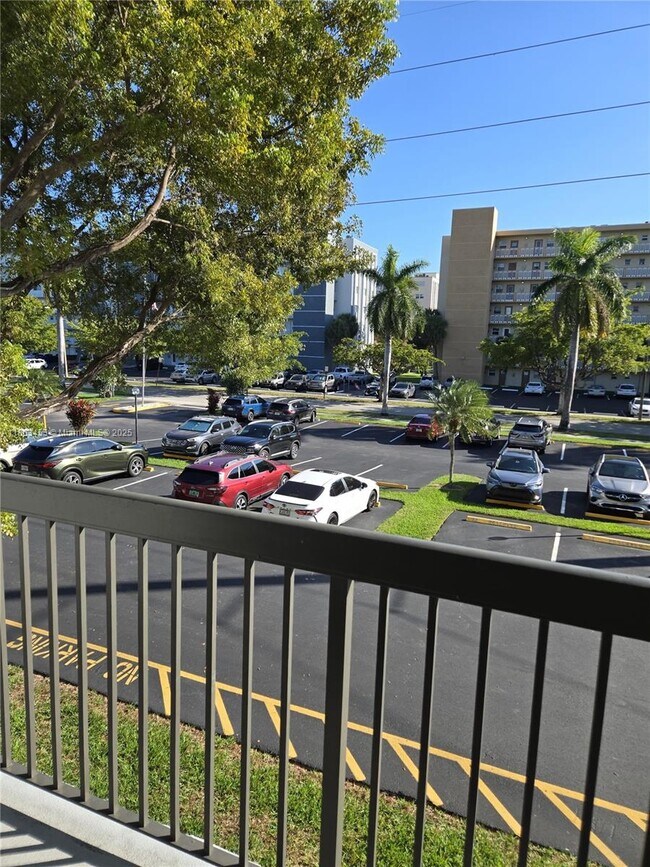 Foto del edificio - 1301 NE 7th St