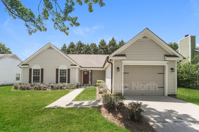 Foto principal - 5446 Hedgecrest Pl