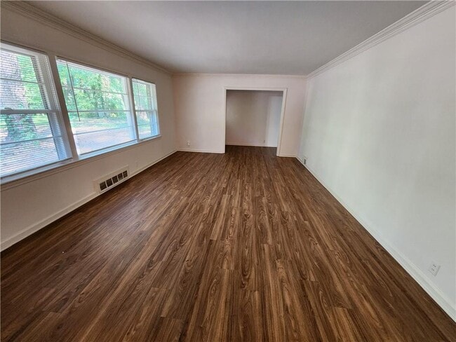 Building Photo - 2294 Clairmont Rd