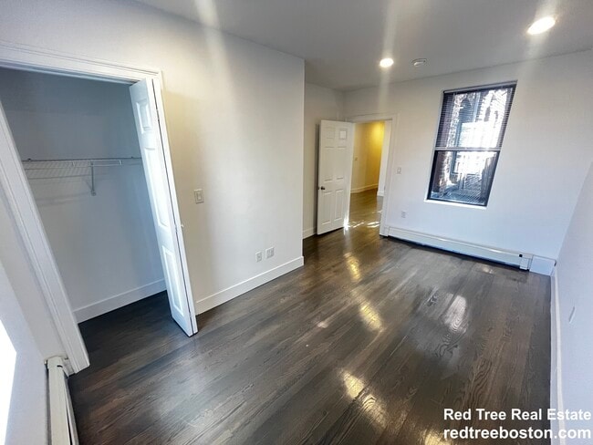 Building Photo - 44A Joy St