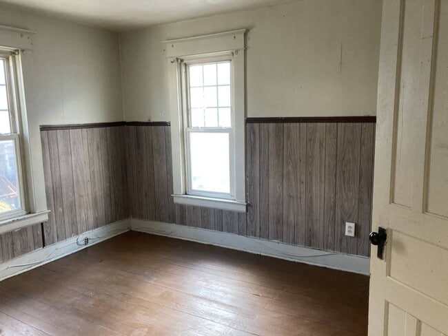 Building Photo - 6 Harvard St