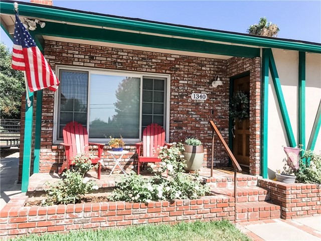 Primary Photo - 1340 N Cataract Ave