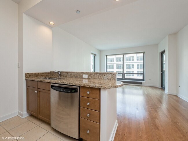 Building Photo - 130 N Garland Ct
