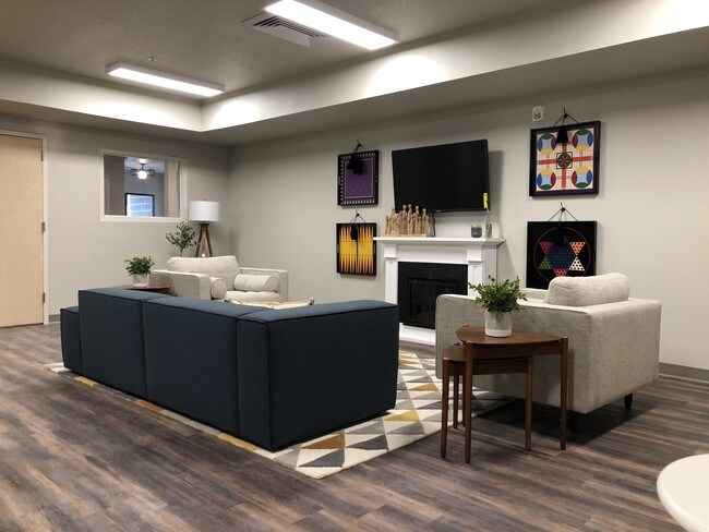 Community Room - Libertad Des Moines