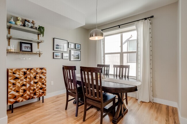 Foto del edificio - 2426 Welton St