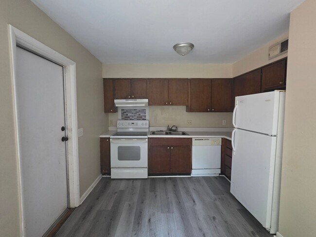 Foto del edificio - 1769 Tall Pines Cir