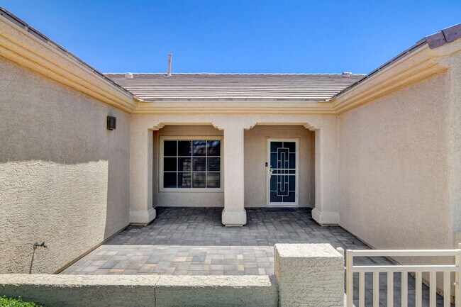 Foto del edificio - 55+ Age Restricted in Henderson - Zero Carpet