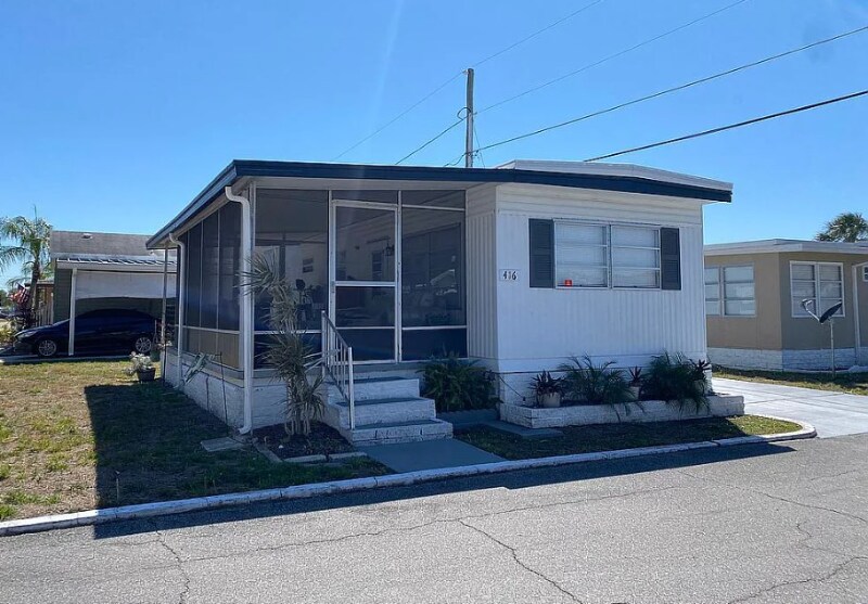 Primary Photo - 4300 E Bay Dr