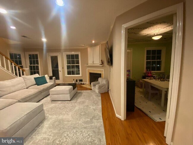 Building Photo - 5824 Inman Park Cir