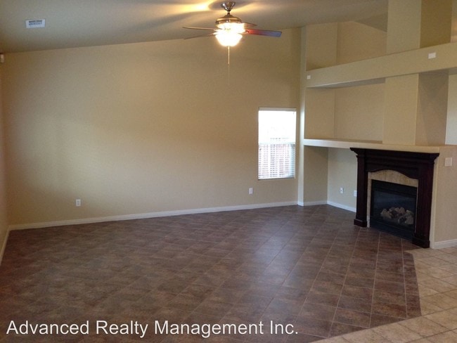 Building Photo - 5111 Vista del Mar Ave