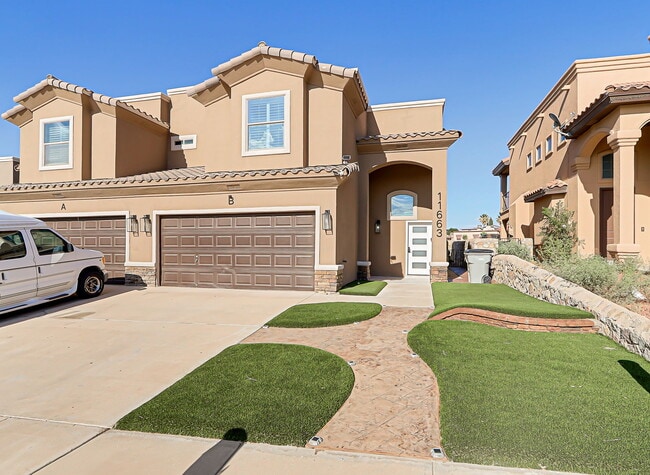 Building Photo - 11663 Dos Palmas Dr