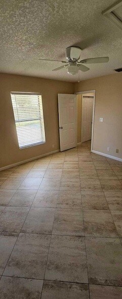 Foto del edificio - 13740 Yarmouth Dr
