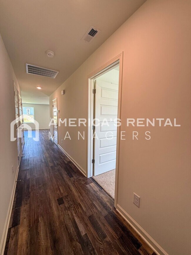 Foto del edificio - Deposit Pending. MOVE IN SPECIAL!! Sign a ...