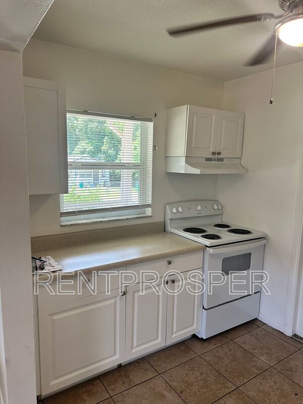 Foto del edificio - 711 W Franklin Ave