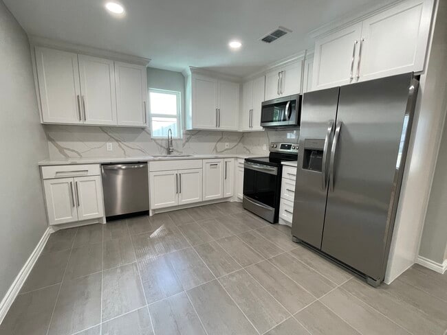 Foto del edificio - 2832 Cherrywood Ave